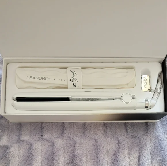 Leandro Limited White Hair Straightener - Picture 4 of 4
